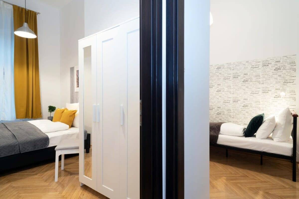 Ultra Central Large Stylish Apartment Budapest Exterior photo